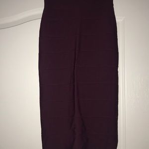 BCBGMAXAZRIA PWR SKIRT W/ONCE IN BURGUNDY.